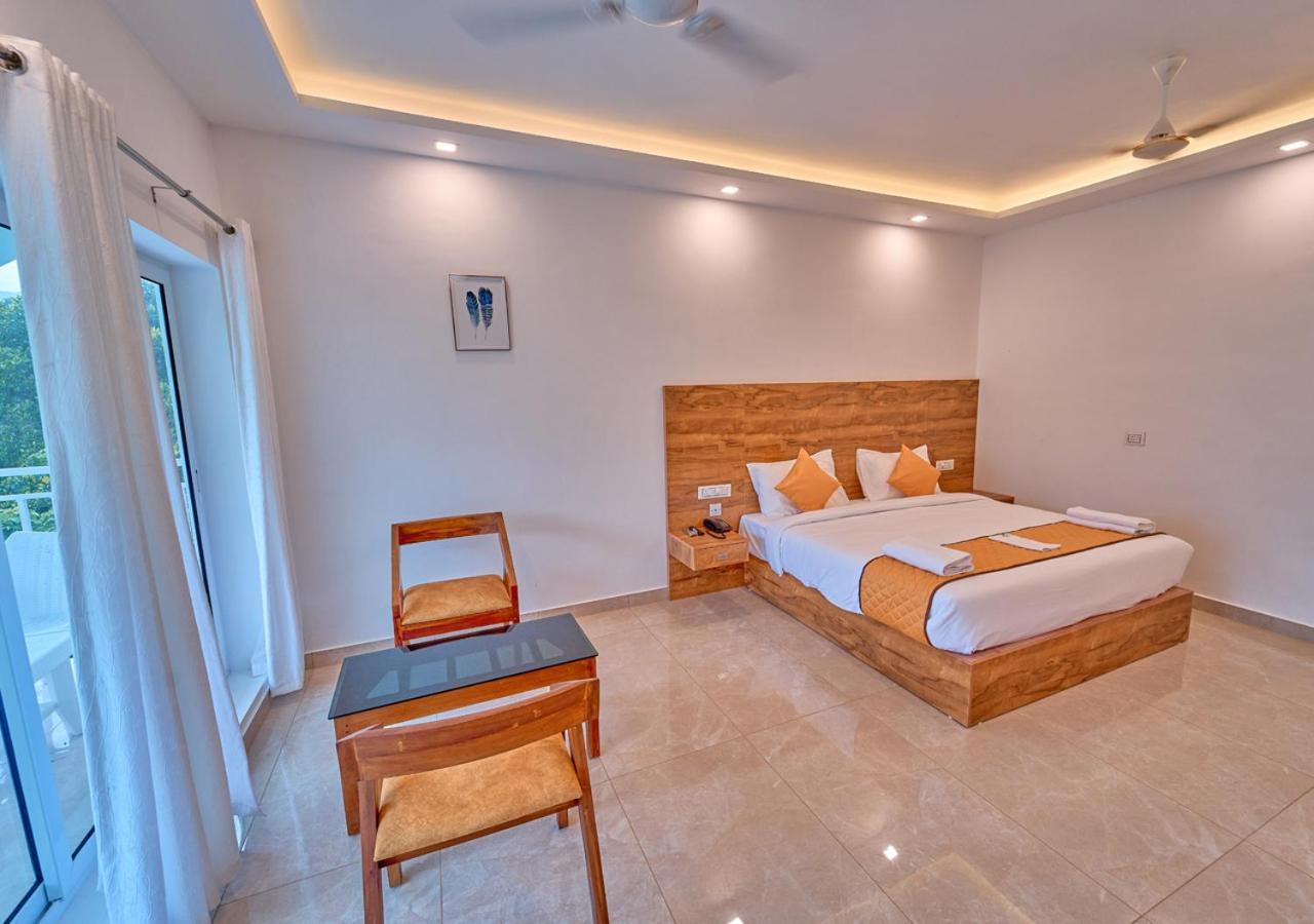 Ice Mist Pool Resort Munnar By Voye Homes Exterior photo
