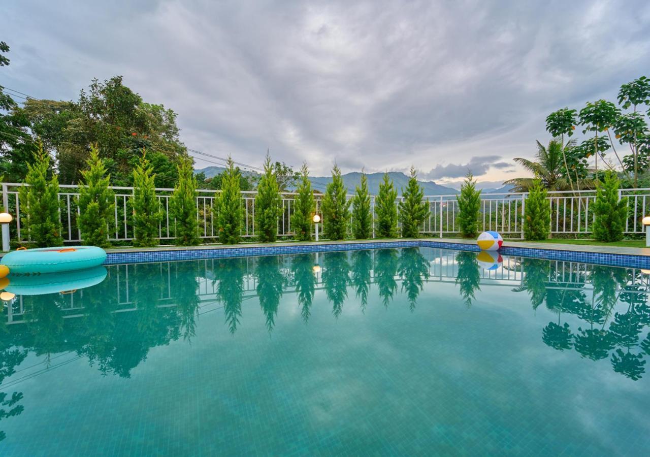 Ice Mist Pool Resort Munnar By Voye Homes Exterior photo